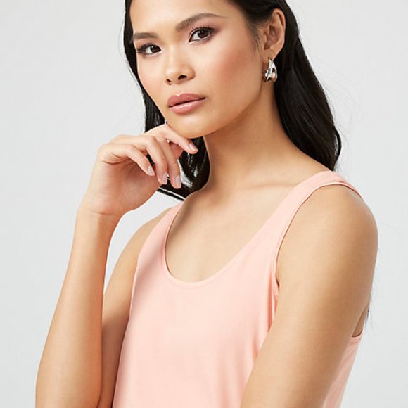 Le Chateau Tank Top - Picture 4 of 13